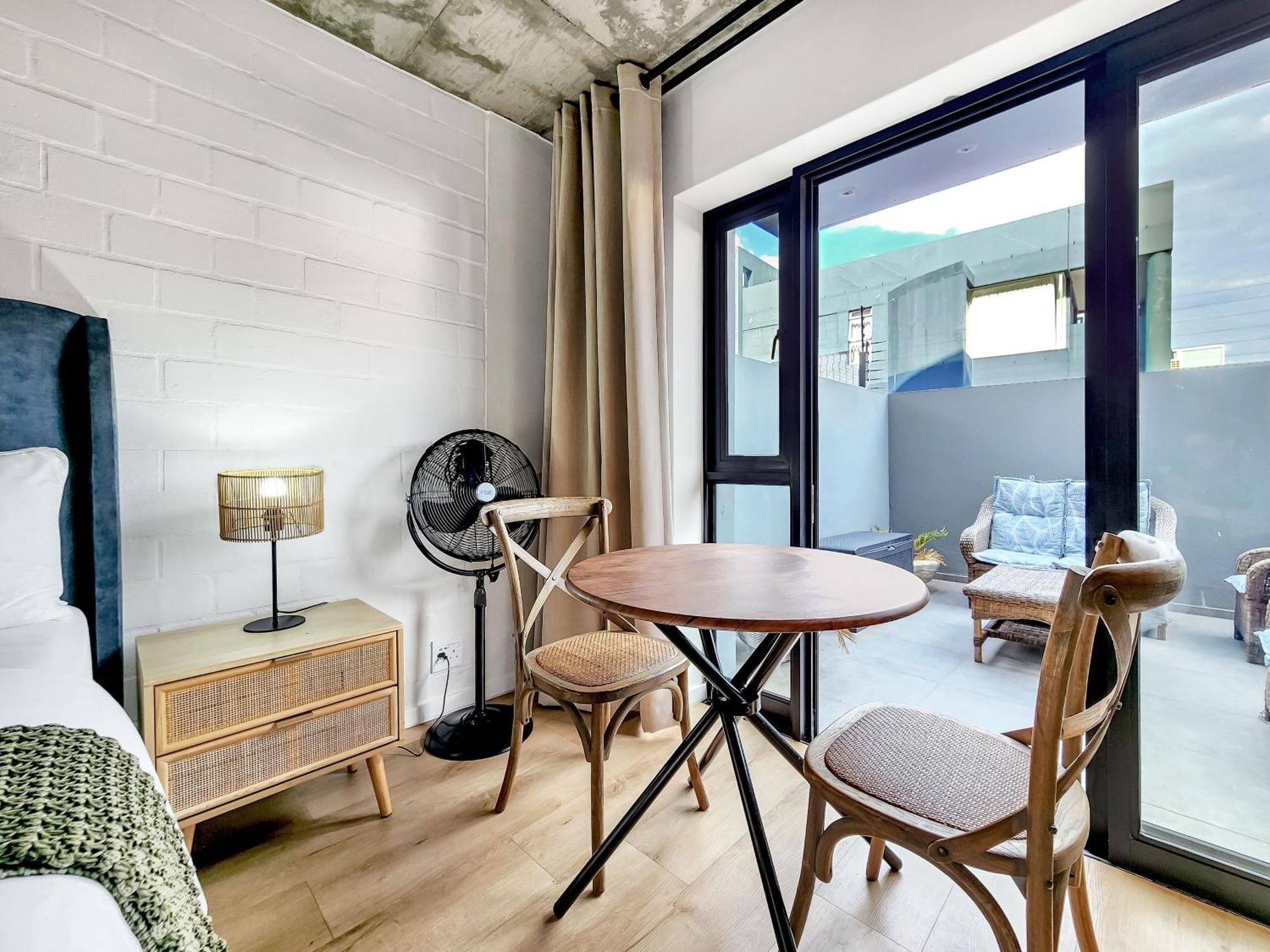 Apartment Botique In Vibrant Sea Point Cape Town